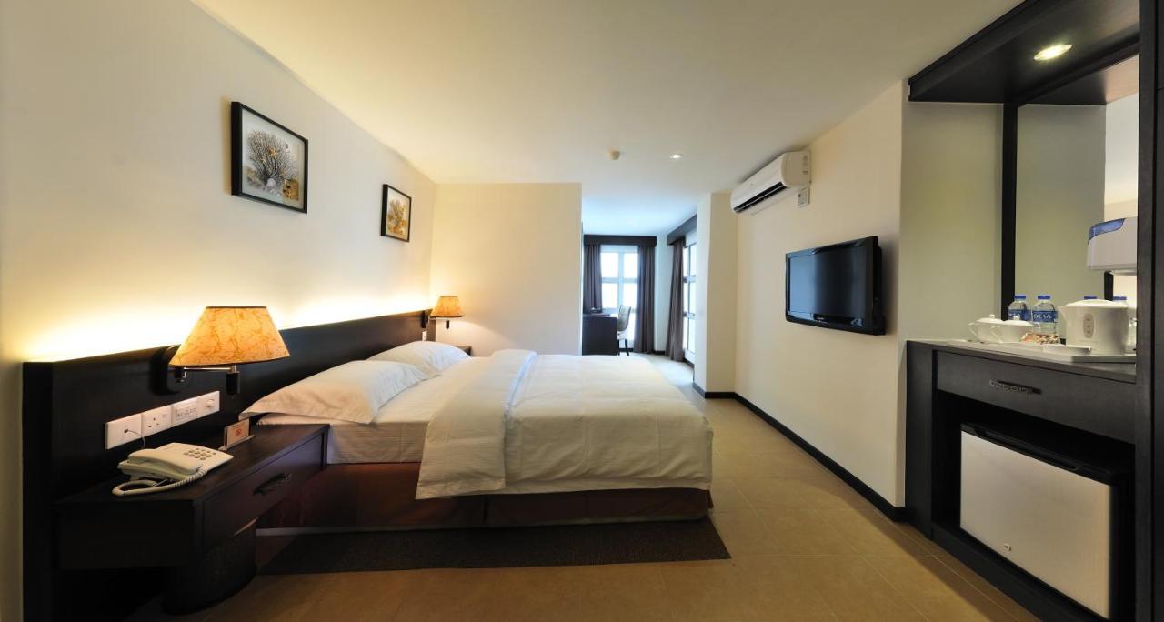Ernes Hotel Perai Exteriér fotografie